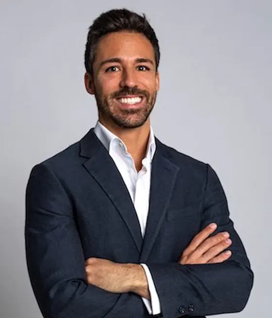 Retrato de Dr. Fernando Cebrián, docente del máster